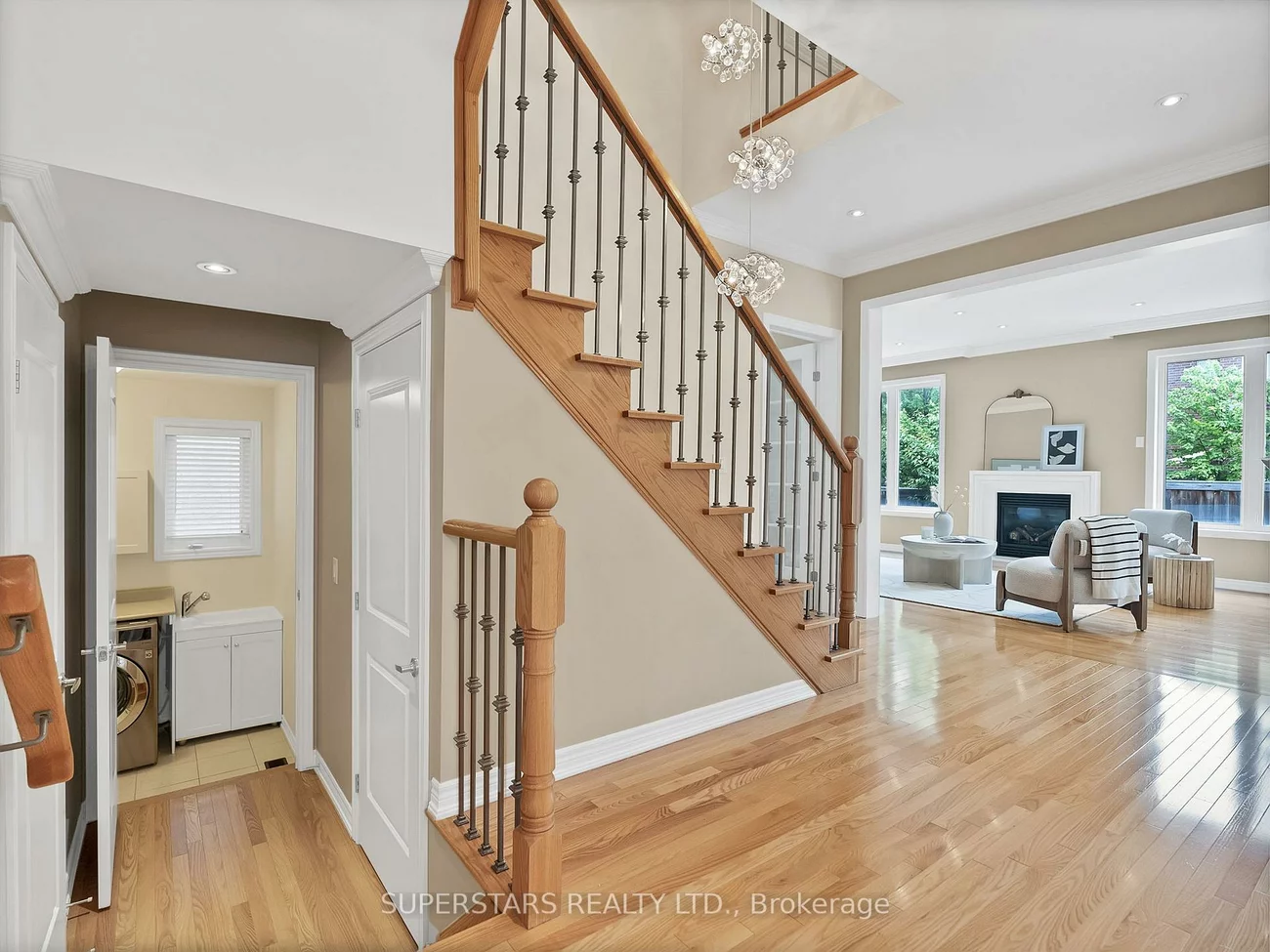9, Bassview, Jefferson, Richmond Hill