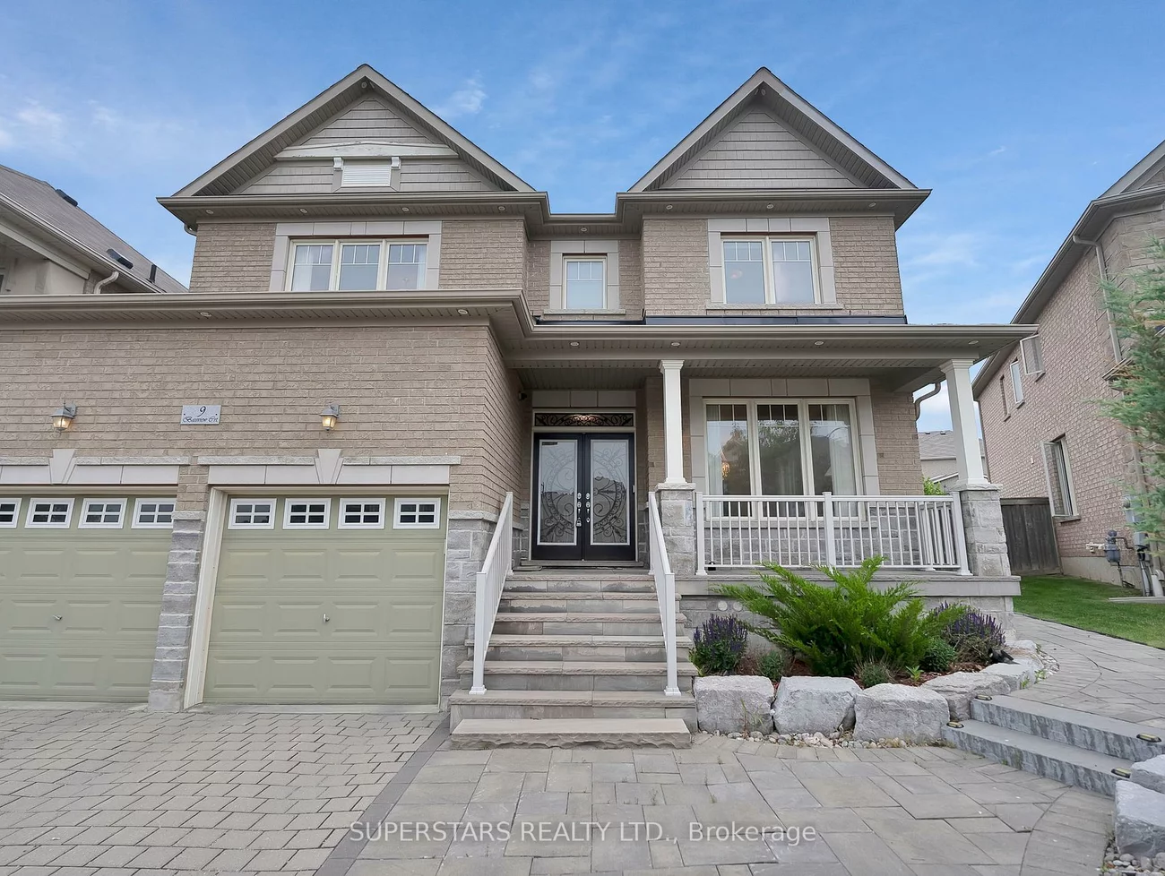 9, Bassview, Jefferson, Richmond Hill