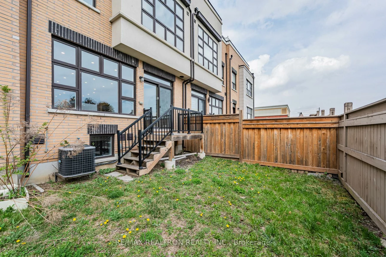 10, Causland, Devonsleigh, Richmond Hill