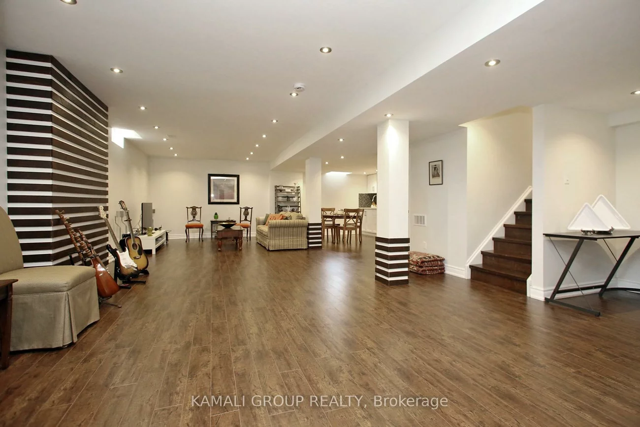 35, Sandy Point, Westbrook, Richmond Hill