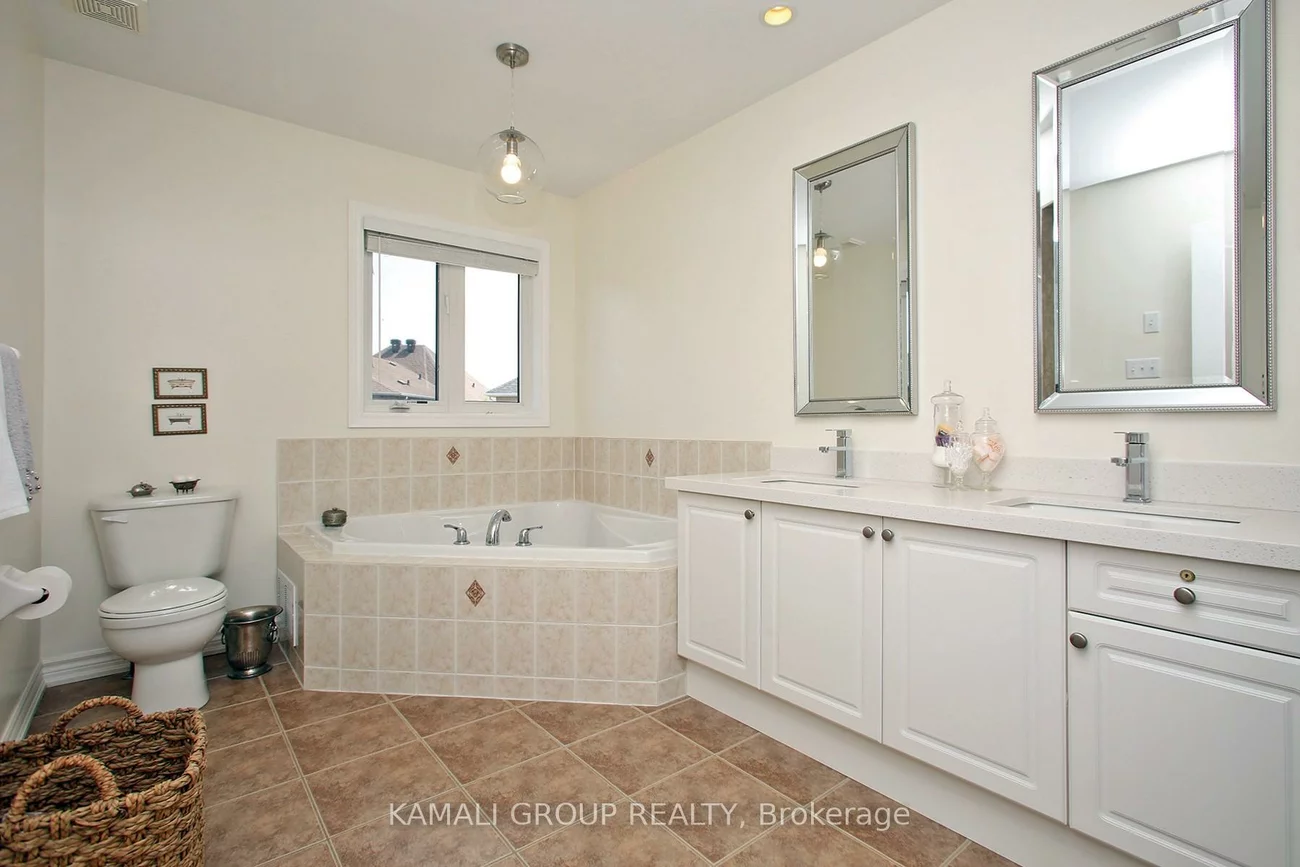 35, Sandy Point, Westbrook, Richmond Hill