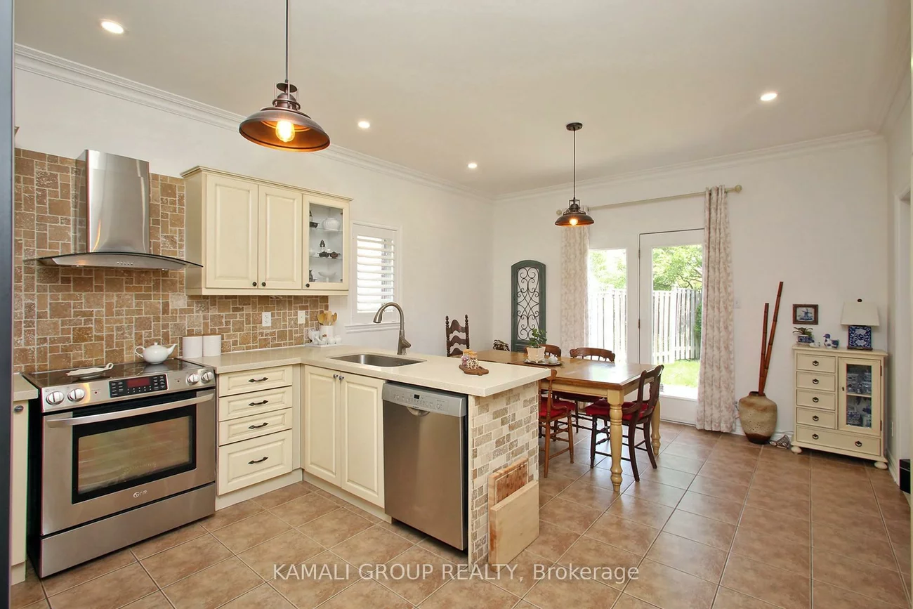 35, Sandy Point, Westbrook, Richmond Hill