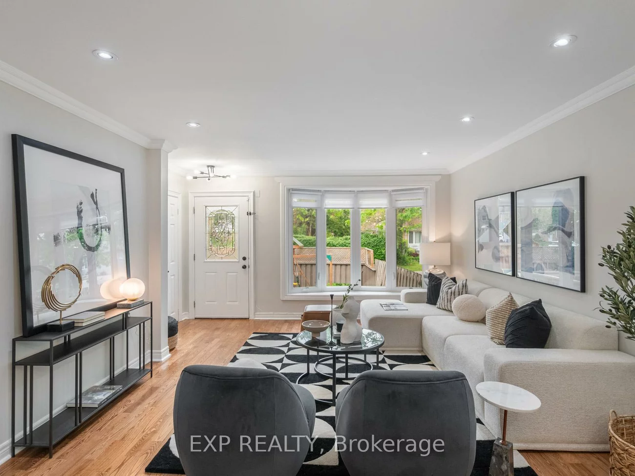 210, Ashlar, Crosby, Richmond Hill