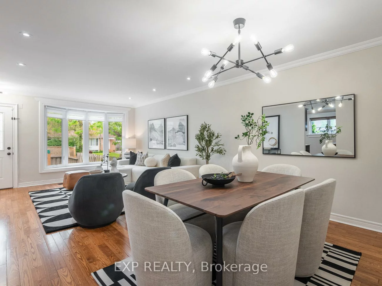 210, Ashlar, Crosby, Richmond Hill