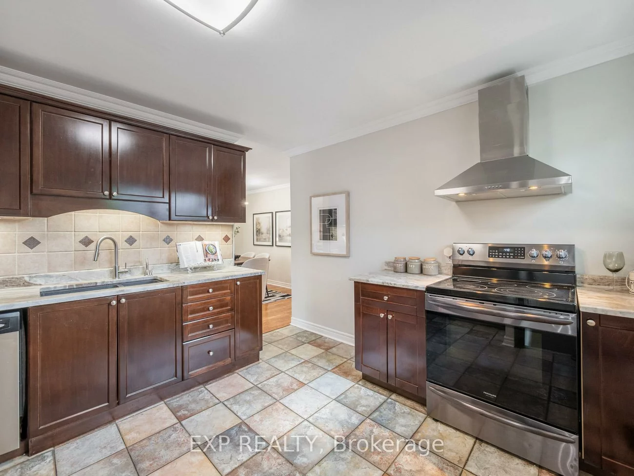 210, Ashlar, Crosby, Richmond Hill