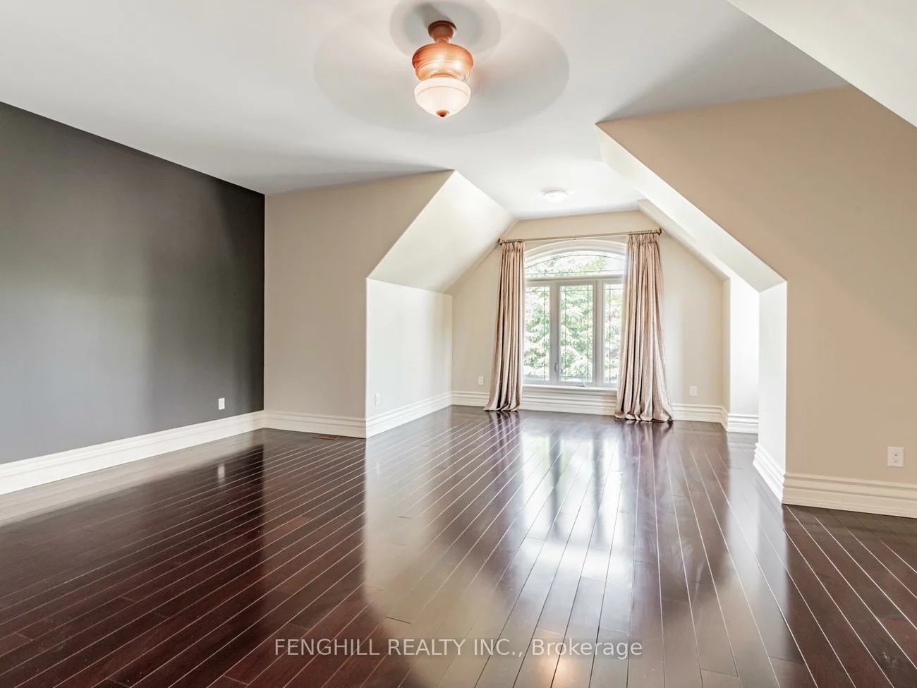 11, Macleod Estate, Jefferson, Richmond Hill