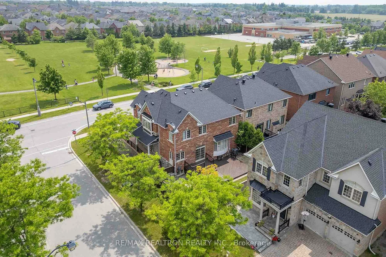 18, Augustine, Oak Ridges, Richmond Hill