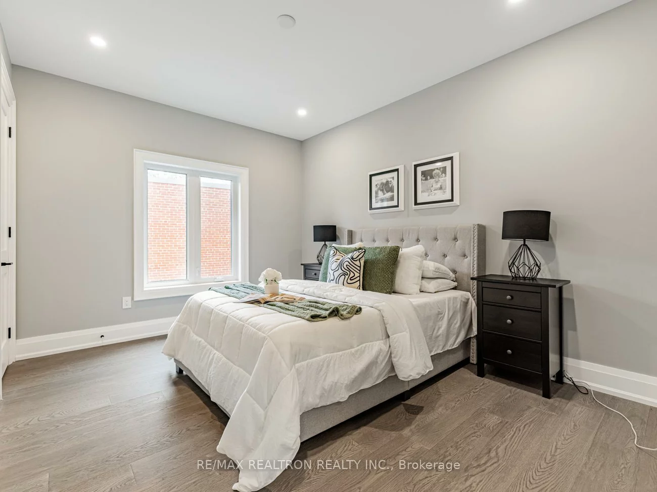 51, Centre, Crosby, Richmond Hill