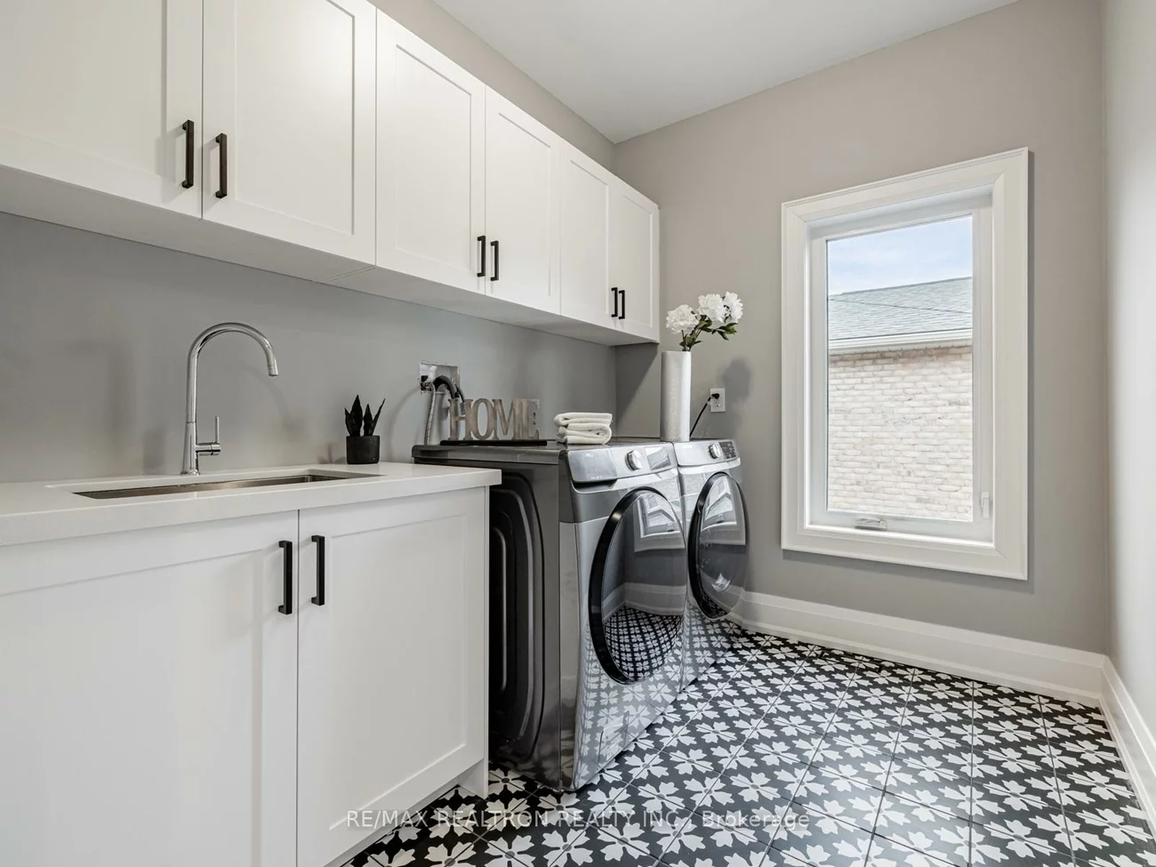 51, Centre, Crosby, Richmond Hill
