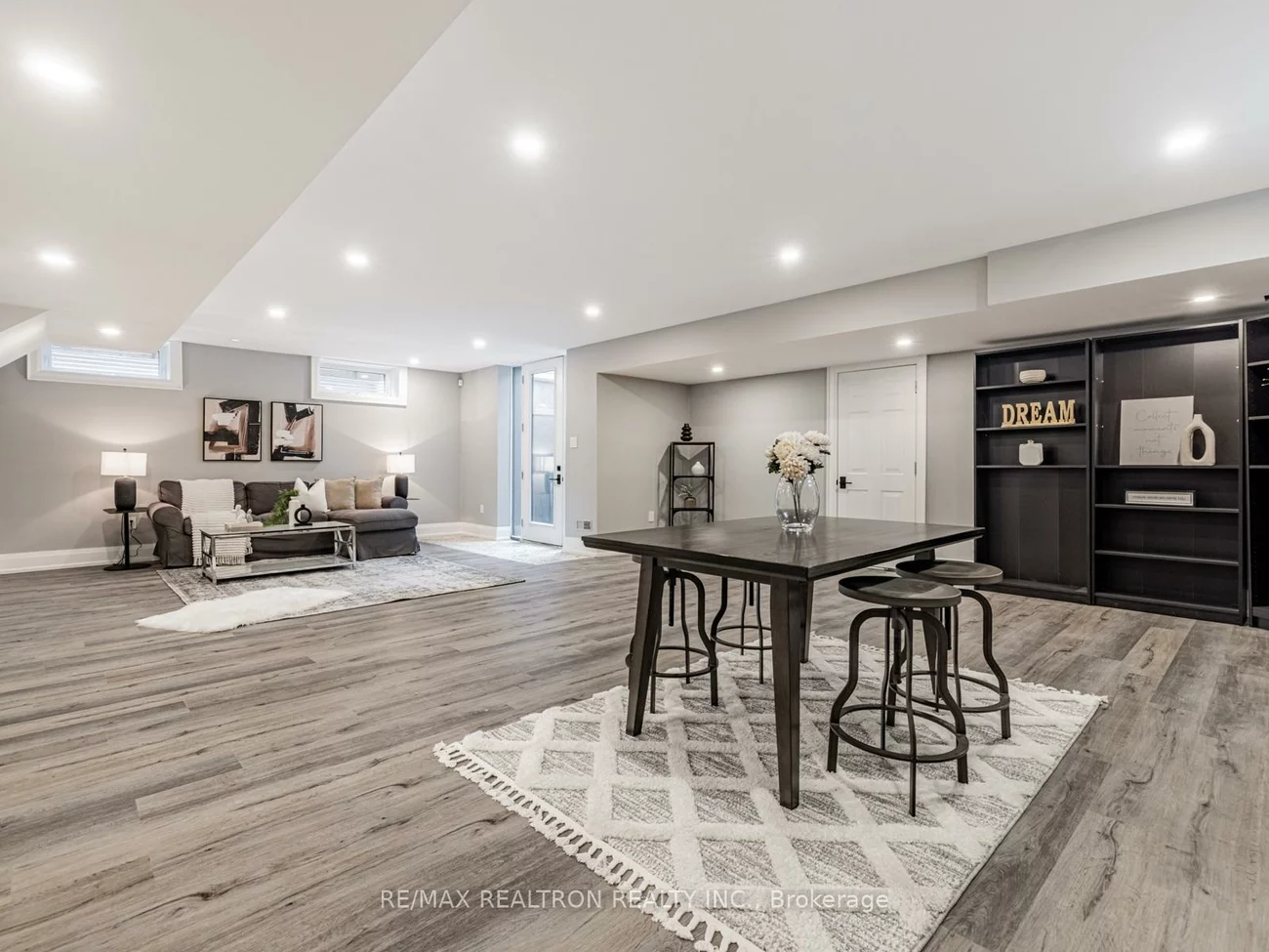 51, Centre, Crosby, Richmond Hill