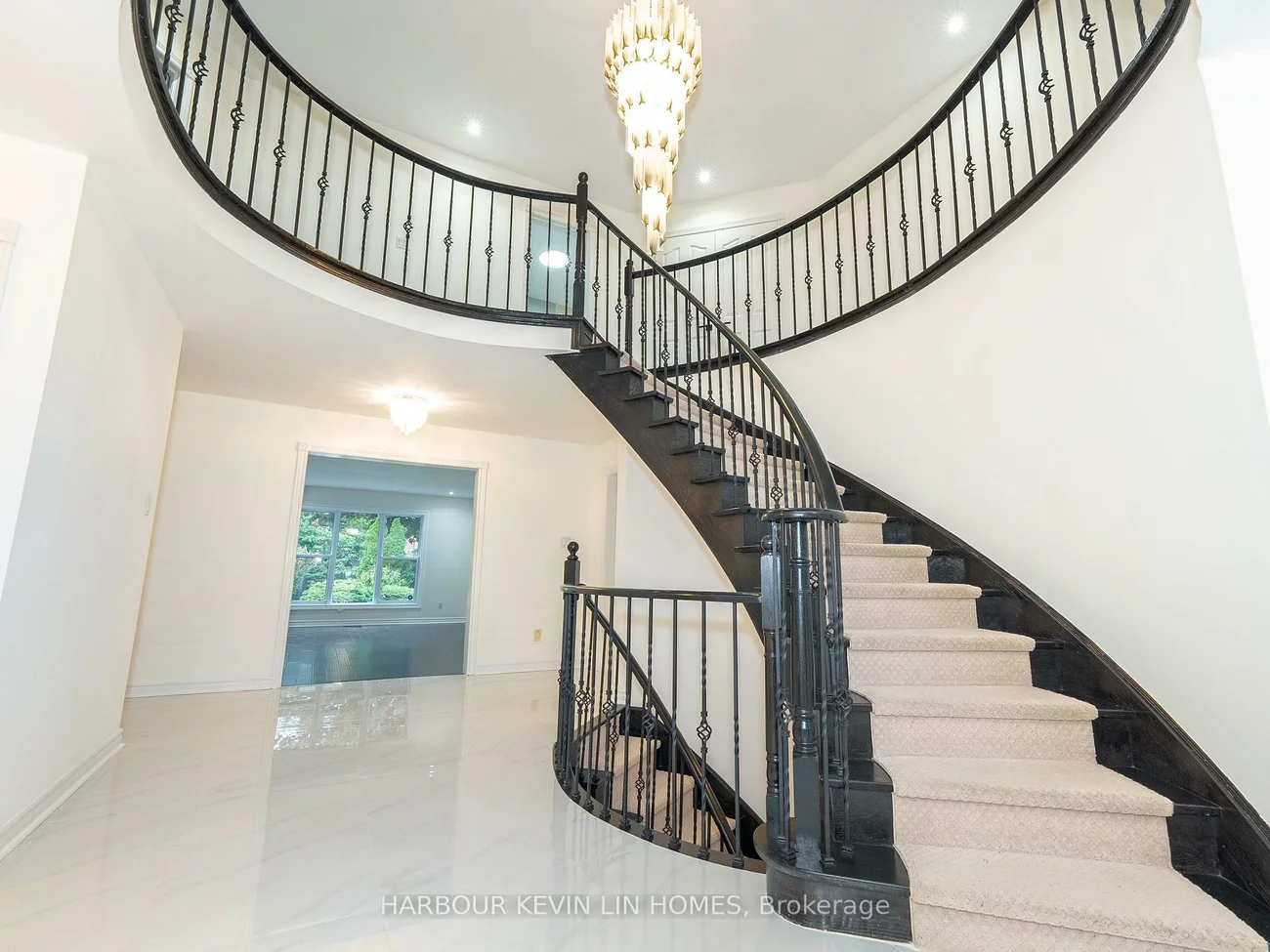 39, Montclair, Bayview Hill, Richmond Hill