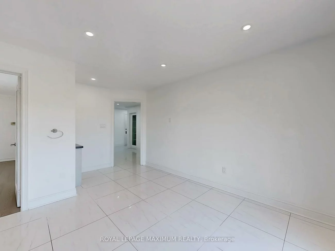 22 A, Waltham, Doncrest, Richmond Hill
