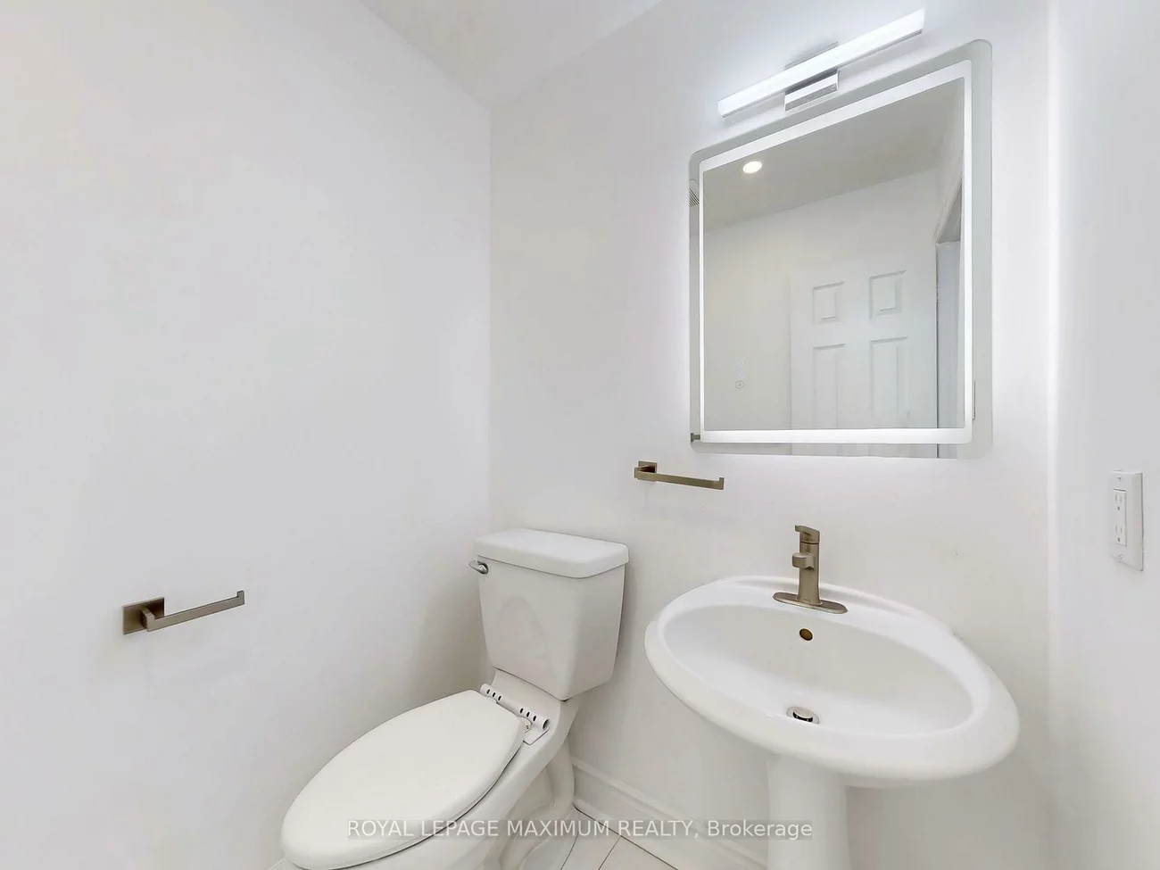 22 A, Waltham, Doncrest, Richmond Hill