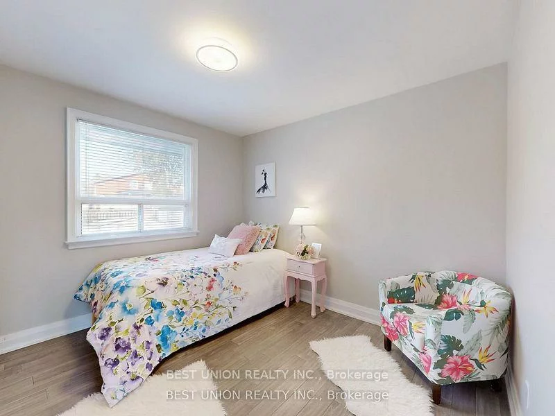 184, Lawrence, Harding, Richmond Hill