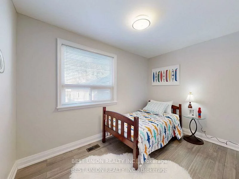 184, Lawrence, Harding, Richmond Hill
