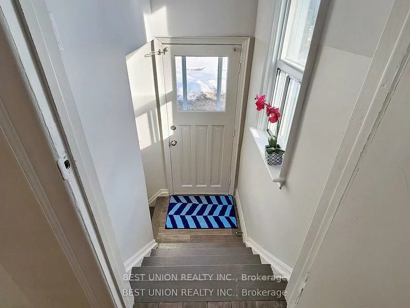 184, Lawrence, Harding, Richmond Hill