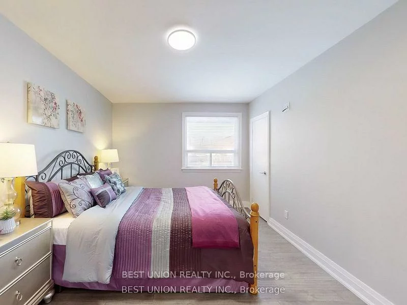 184, Lawrence, Harding, Richmond Hill