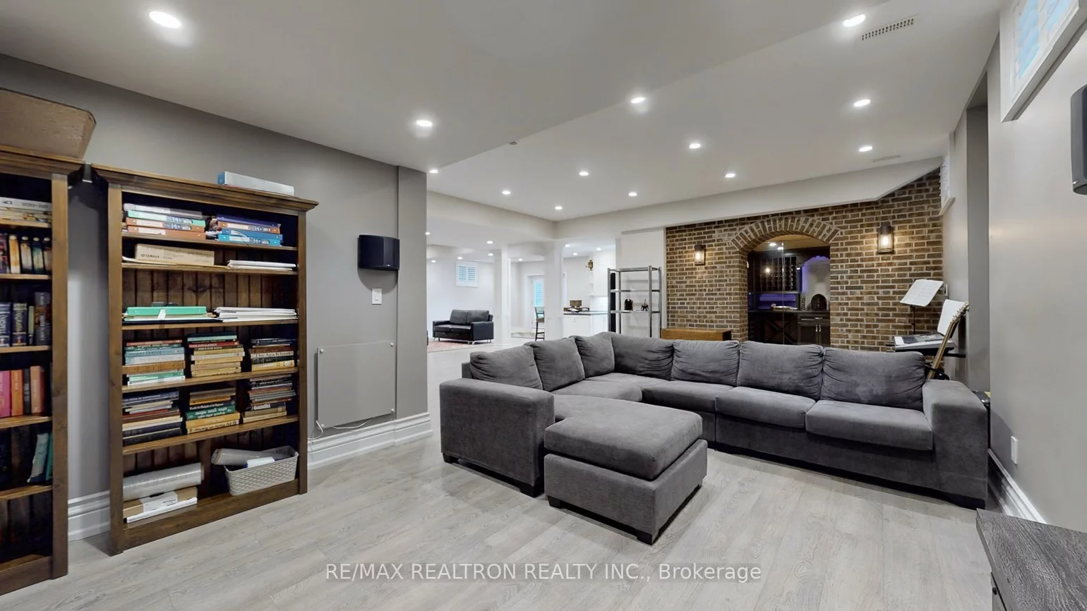 46A, Puccini, Oak Ridges, Richmond Hill