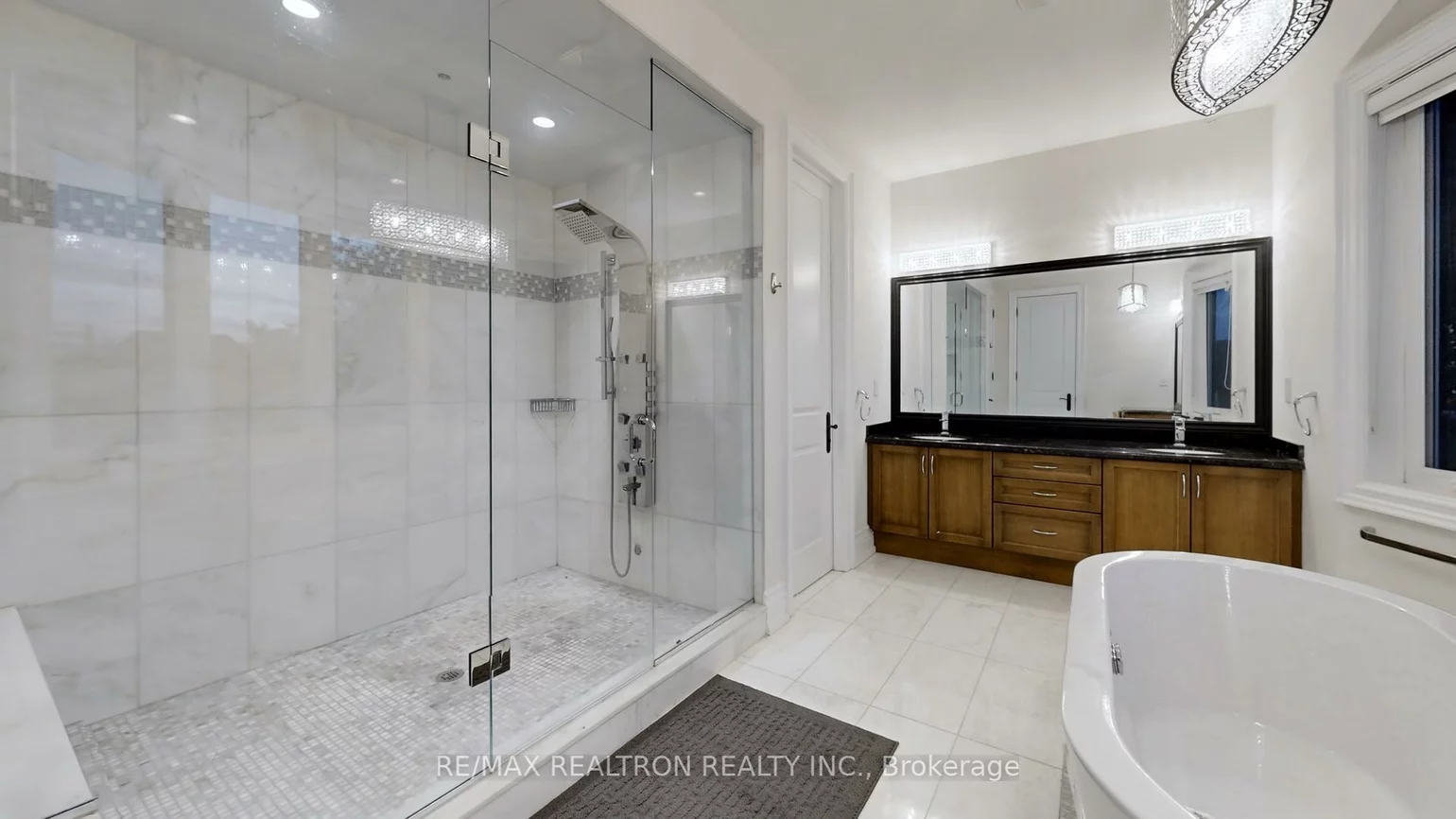 46A, Puccini, Oak Ridges, Richmond Hill