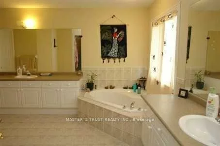 142, Redstone, Rouge Woods, Richmond Hill