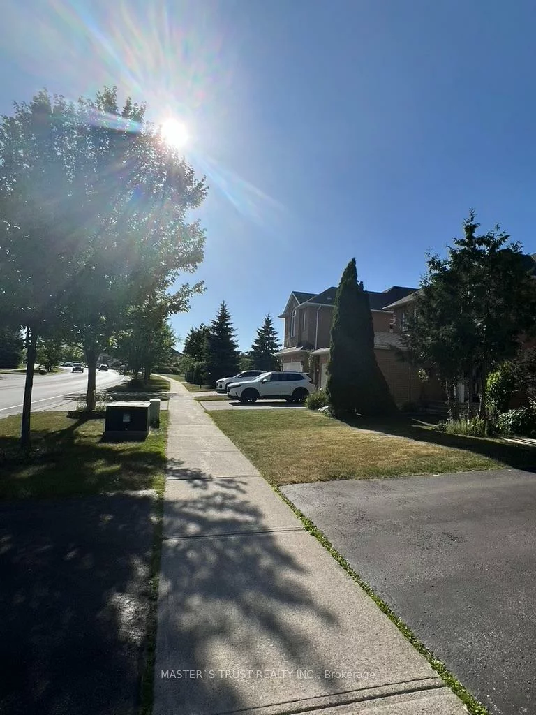 142, Redstone, Rouge Woods, Richmond Hill