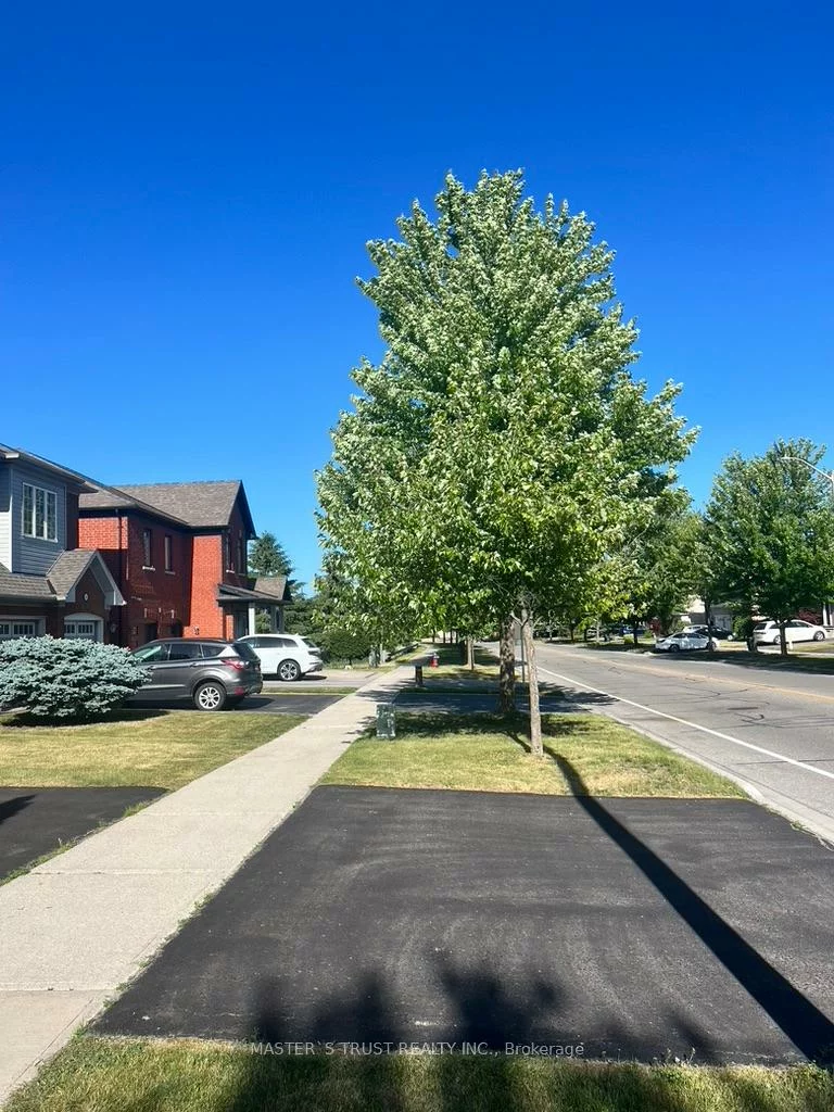 142, Redstone, Rouge Woods, Richmond Hill