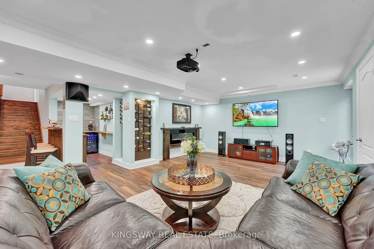 70, Bond, Oak Ridges, Richmond Hill