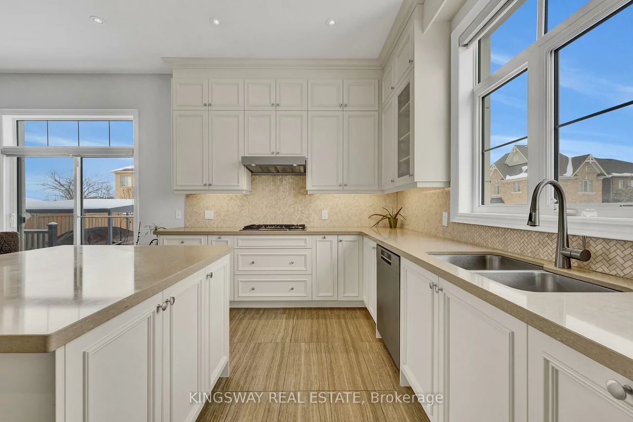 70, Bond, Oak Ridges, Richmond Hill