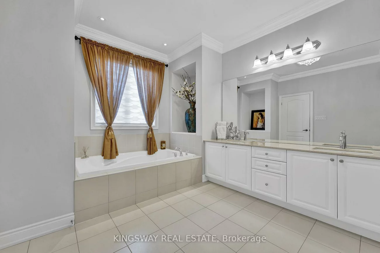 70, Bond, Oak Ridges, Richmond Hill