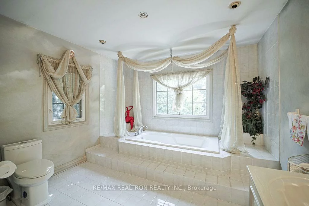 188, Strathearn, Bayview Hill, Richmond Hill