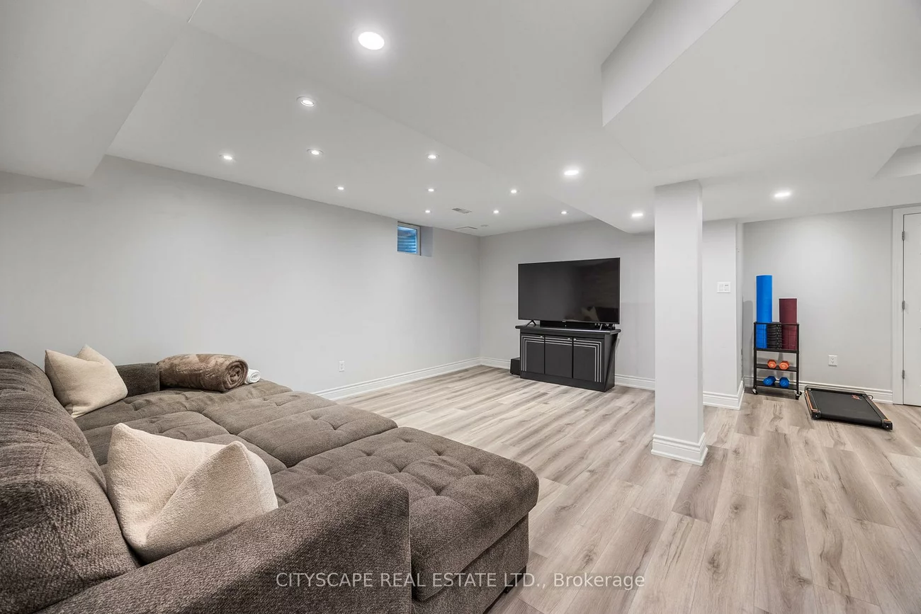 1, Pitney, Jefferson, Richmond Hill