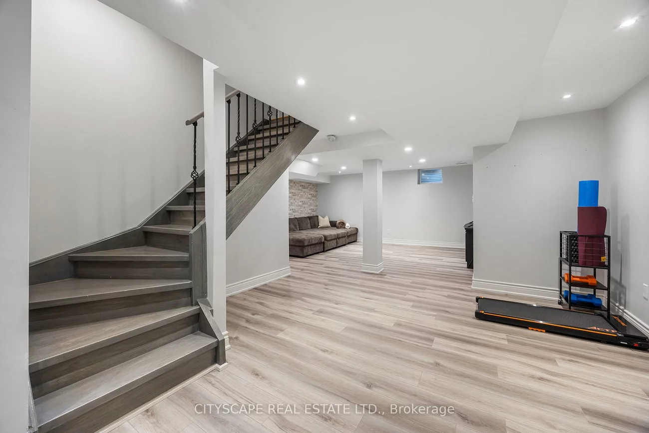 1, Pitney, Jefferson, Richmond Hill