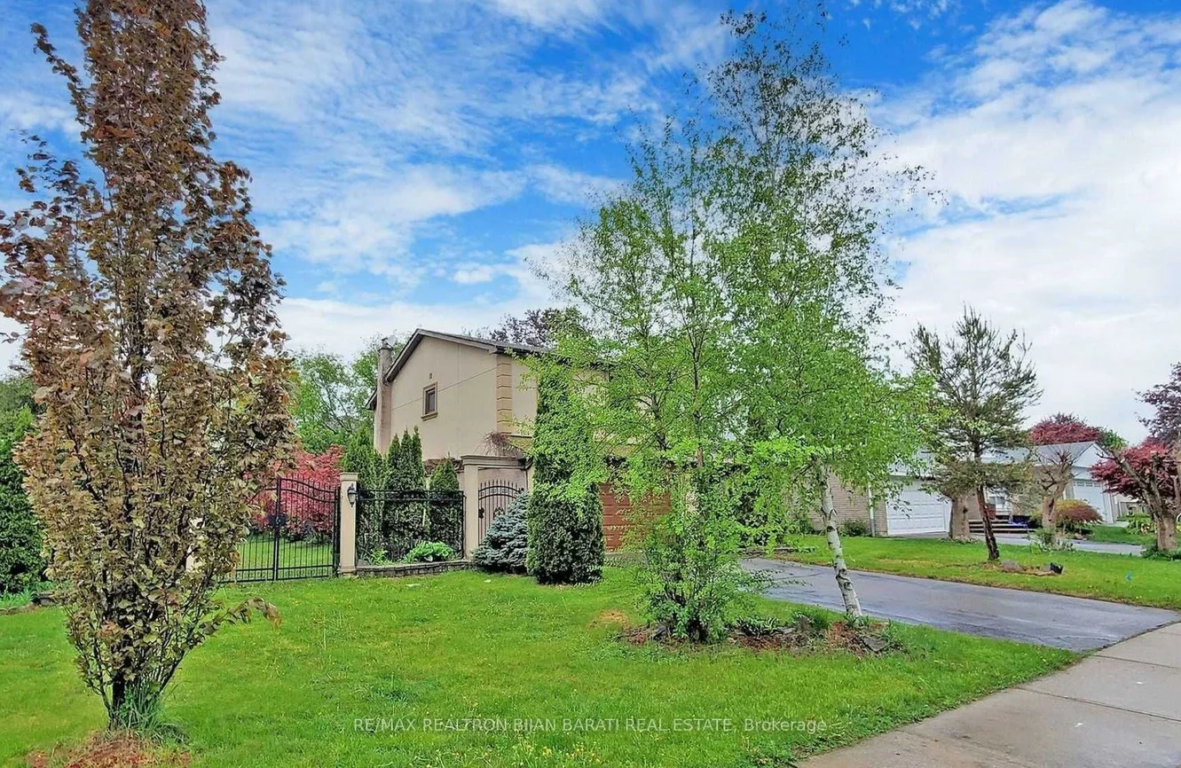 18, Mayvern, North Richvale, Richmond Hill