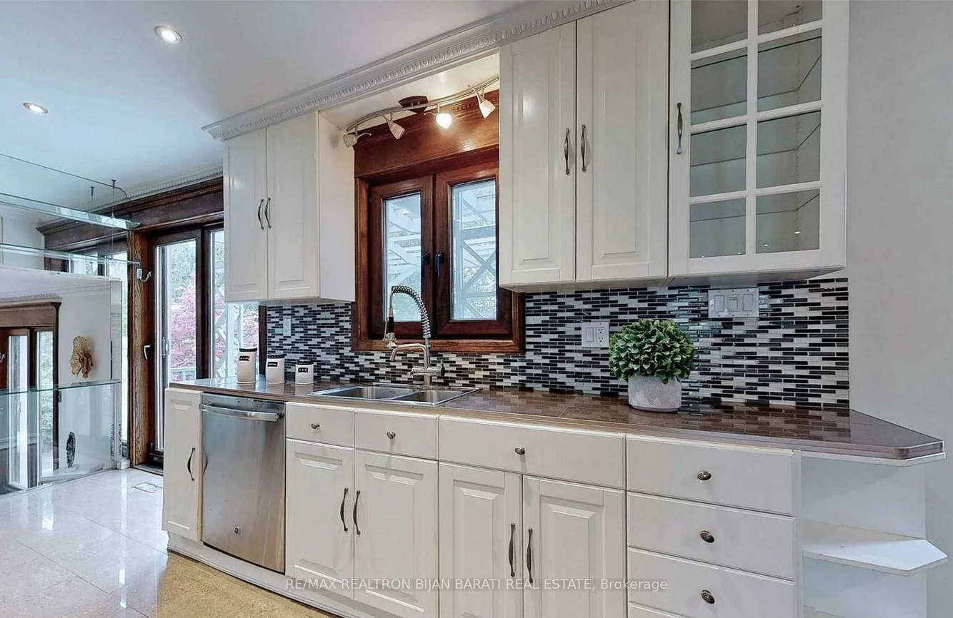 18, Mayvern, North Richvale, Richmond Hill