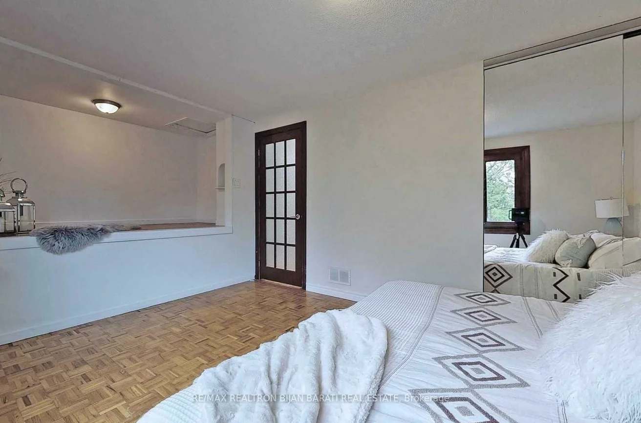 18, Mayvern, North Richvale, Richmond Hill