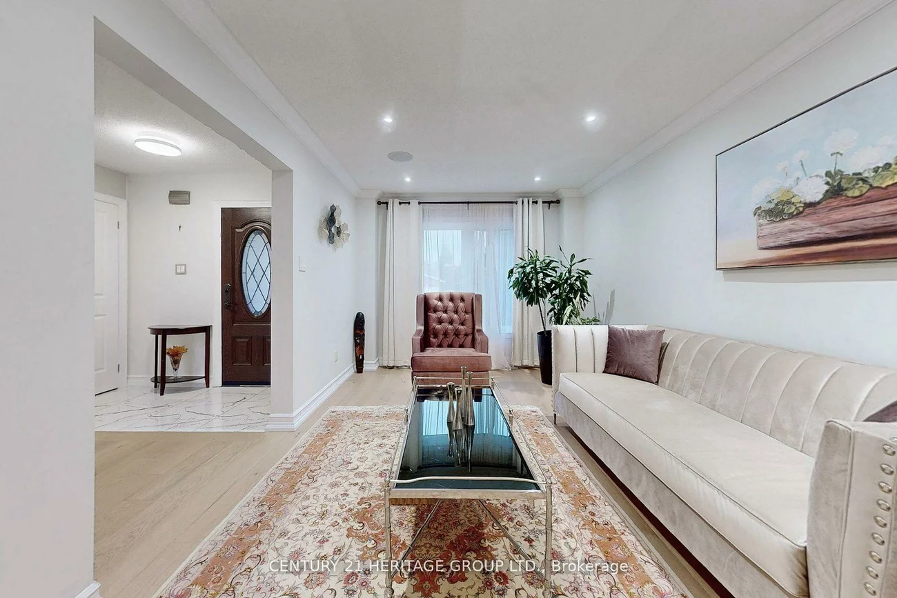 5, Mandel, Devonsleigh, Richmond Hill