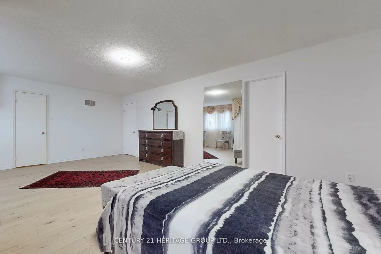 5, Mandel, Devonsleigh, Richmond Hill