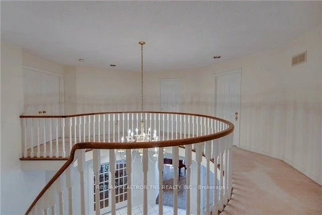 16, Chaplin, Bayview Hill, Richmond Hill
