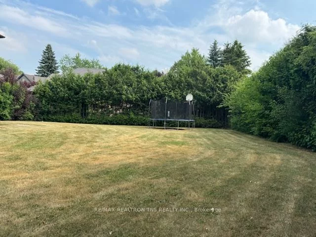 16, Chaplin, Bayview Hill, Richmond Hill