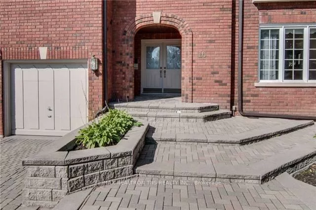 16, Chaplin, Bayview Hill, Richmond Hill