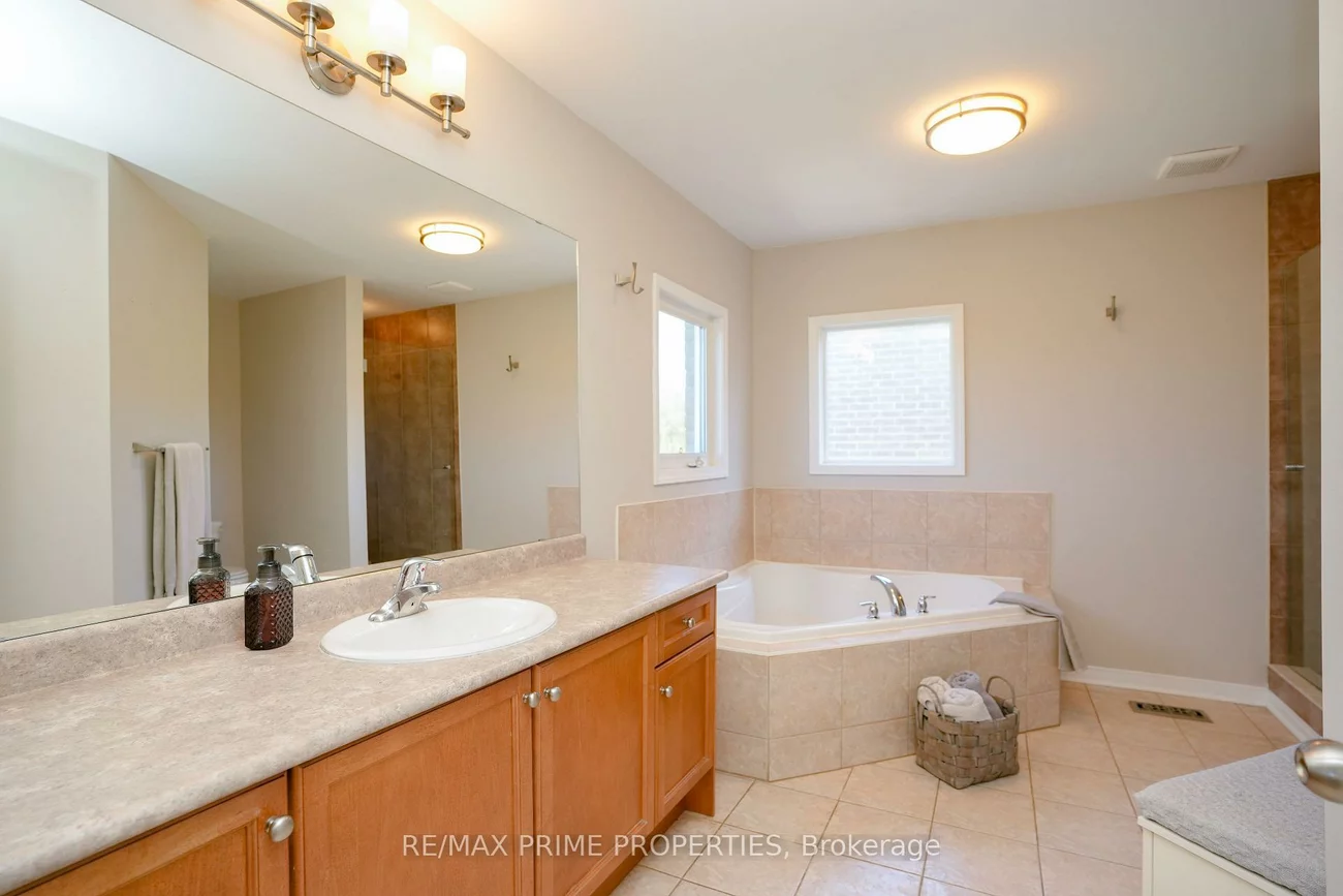 54, Vitlor, Oak Ridges, Richmond Hill