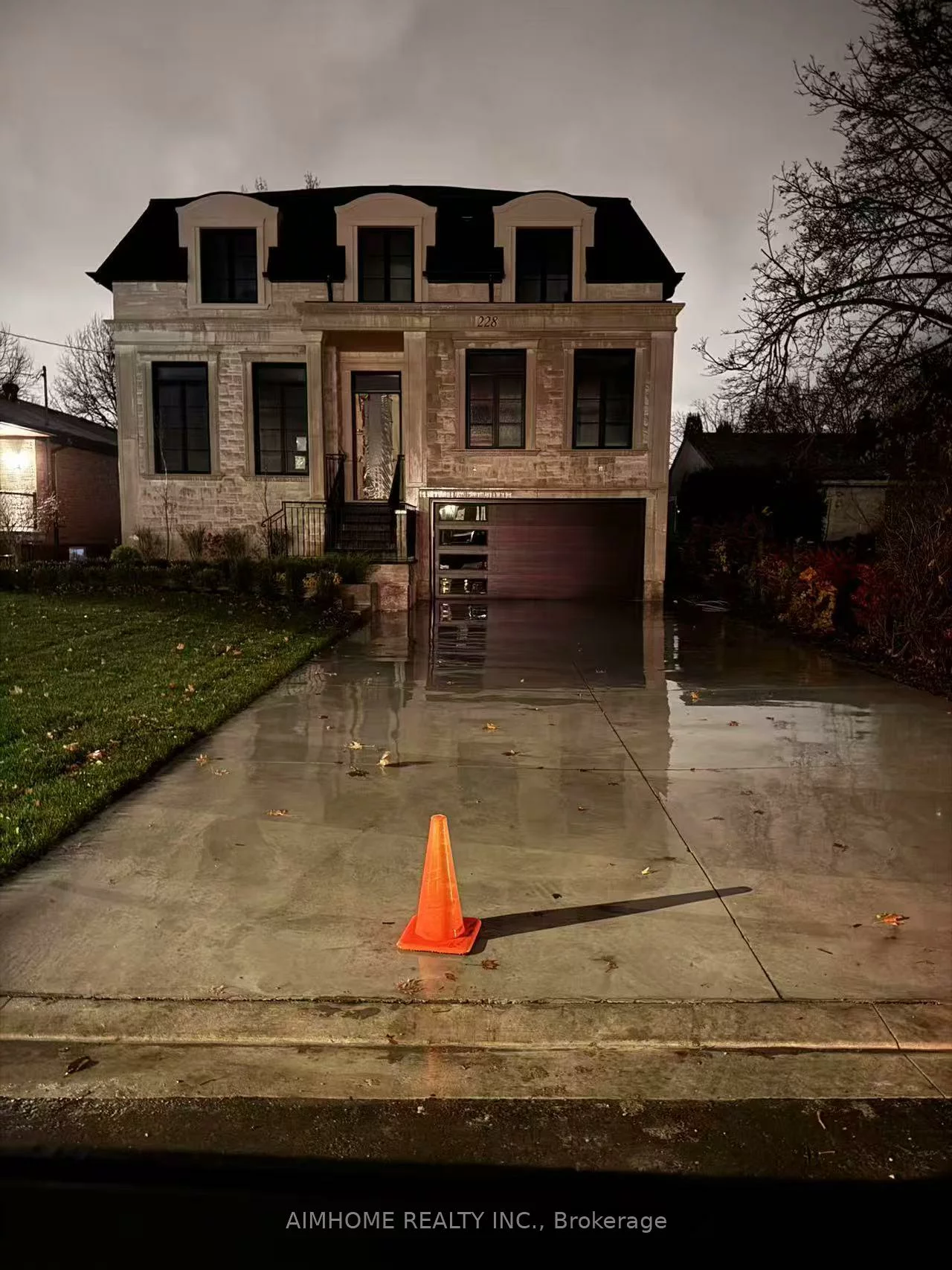 228, Baker, Harding, Richmond Hill