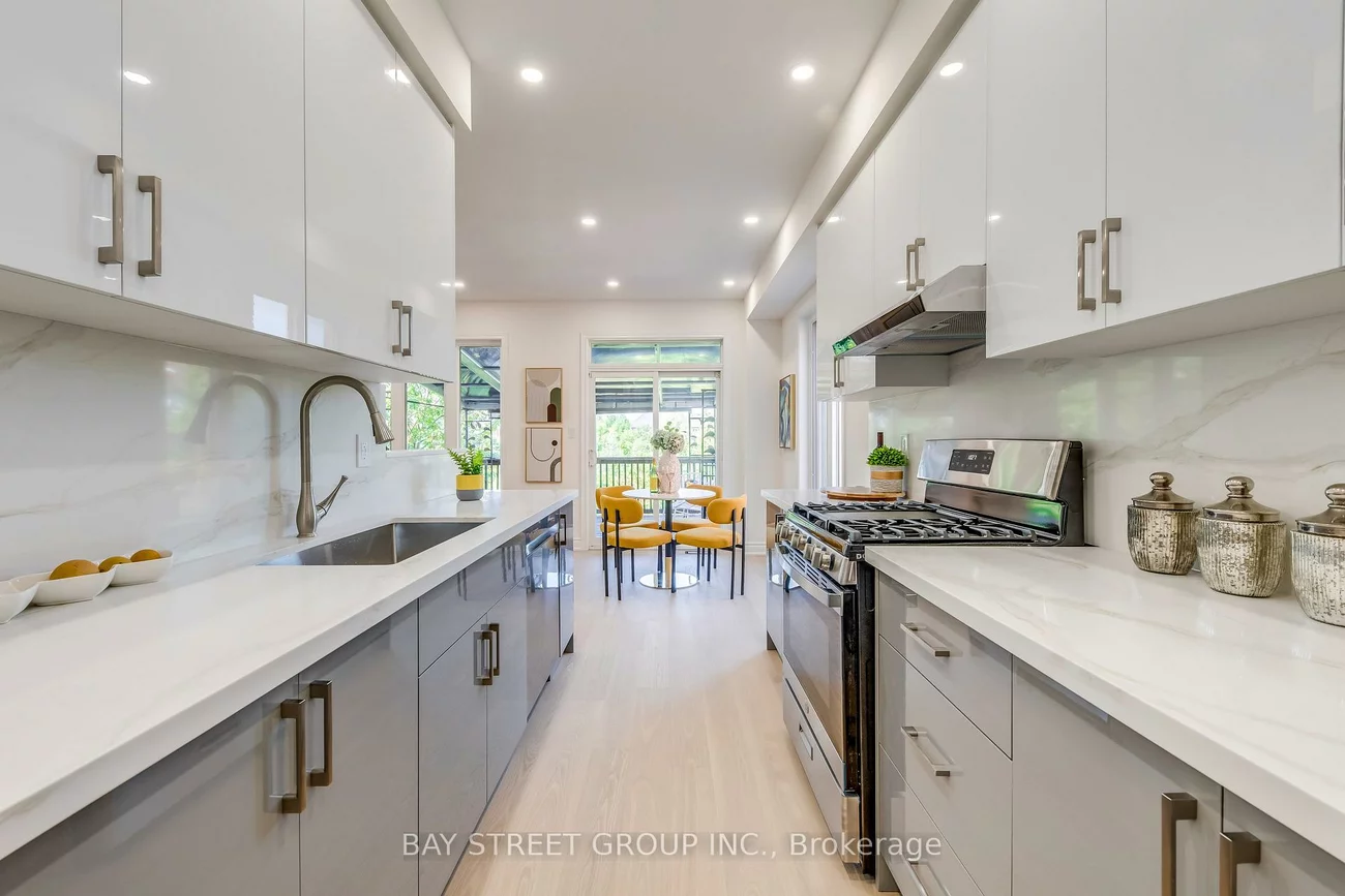 8, Townwood, Jefferson, Richmond Hill