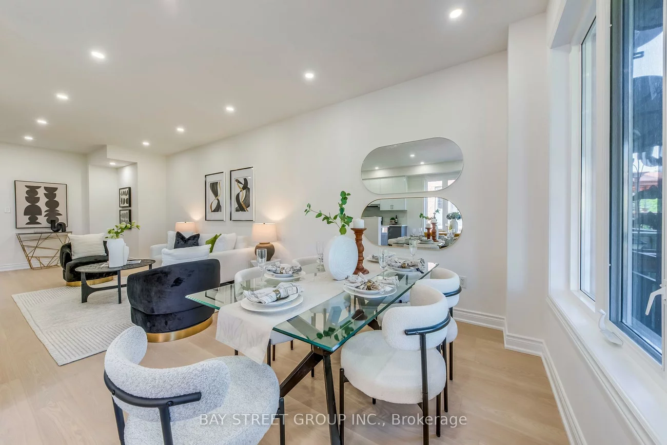 8, Townwood, Jefferson, Richmond Hill