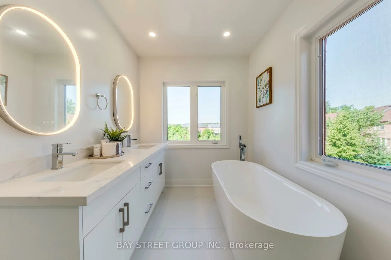 8, Townwood, Jefferson, Richmond Hill