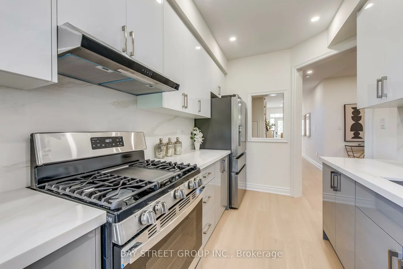 8, Townwood, Jefferson, Richmond Hill