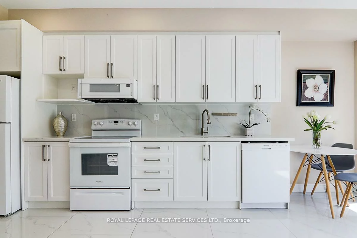 17, Venture, Rouge Woods, Richmond Hill