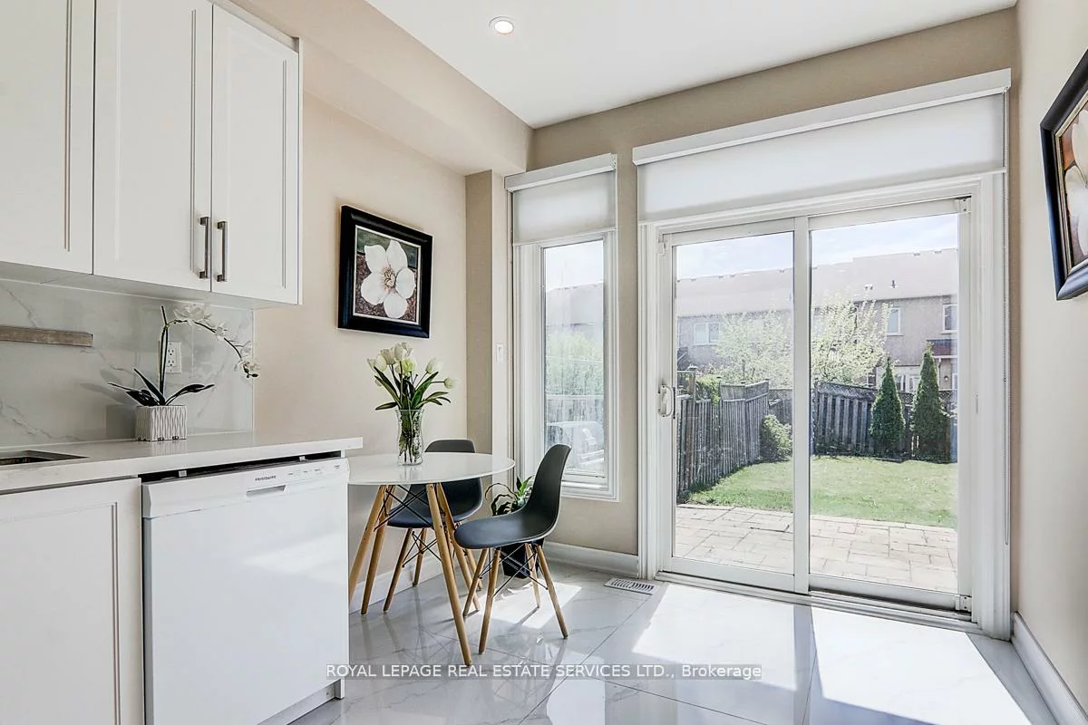 17, Venture, Rouge Woods, Richmond Hill