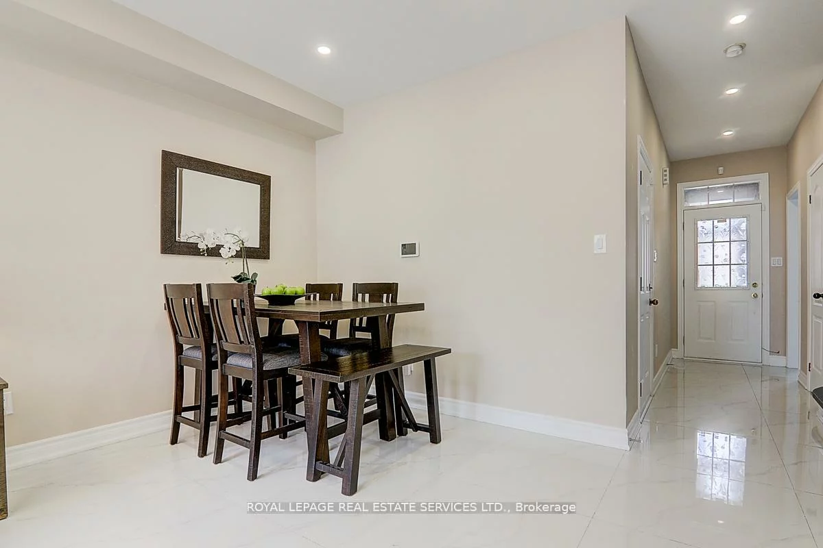 17, Venture, Rouge Woods, Richmond Hill