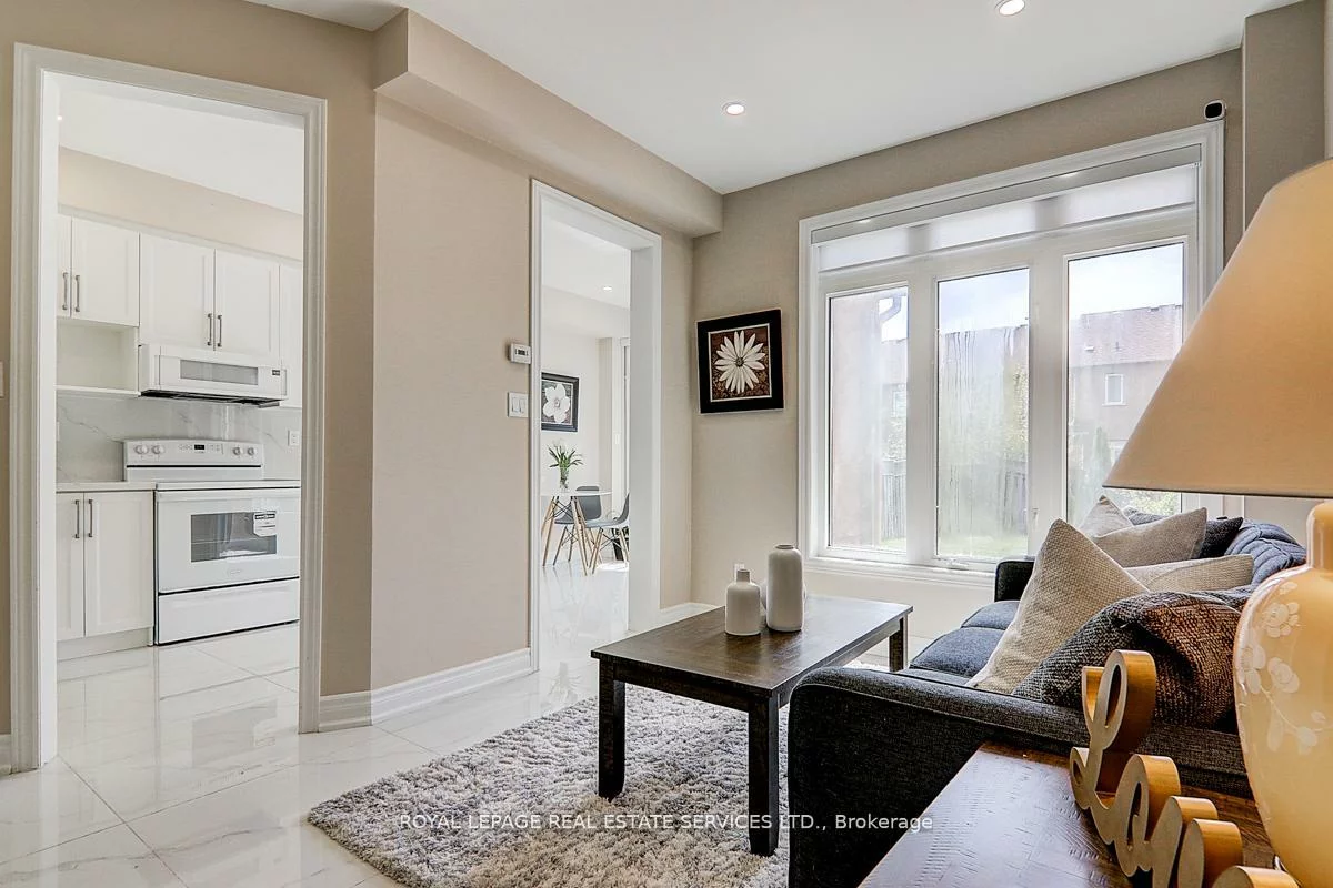 17, Venture, Rouge Woods, Richmond Hill